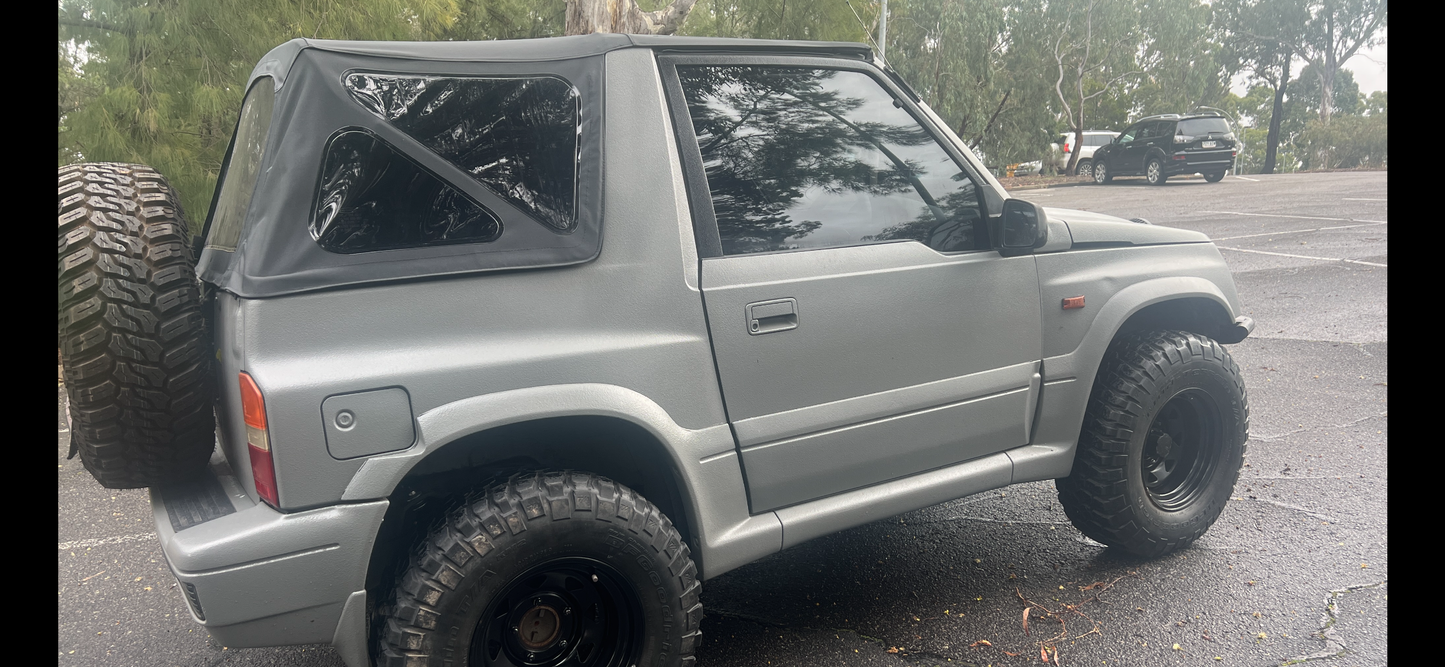 SUZUKI VITARA SOFT TOP BLACK W/ TINTED WINDOWS 88-98