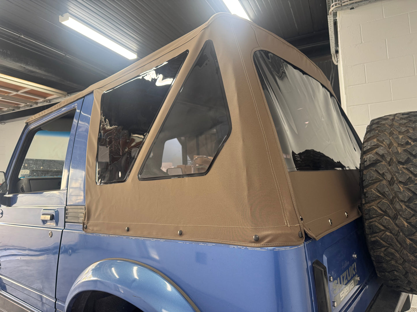 SUZUKI SIERRA SOFT TOP LIGHT MOCHA W/ TINTED WINDOWS 84-98