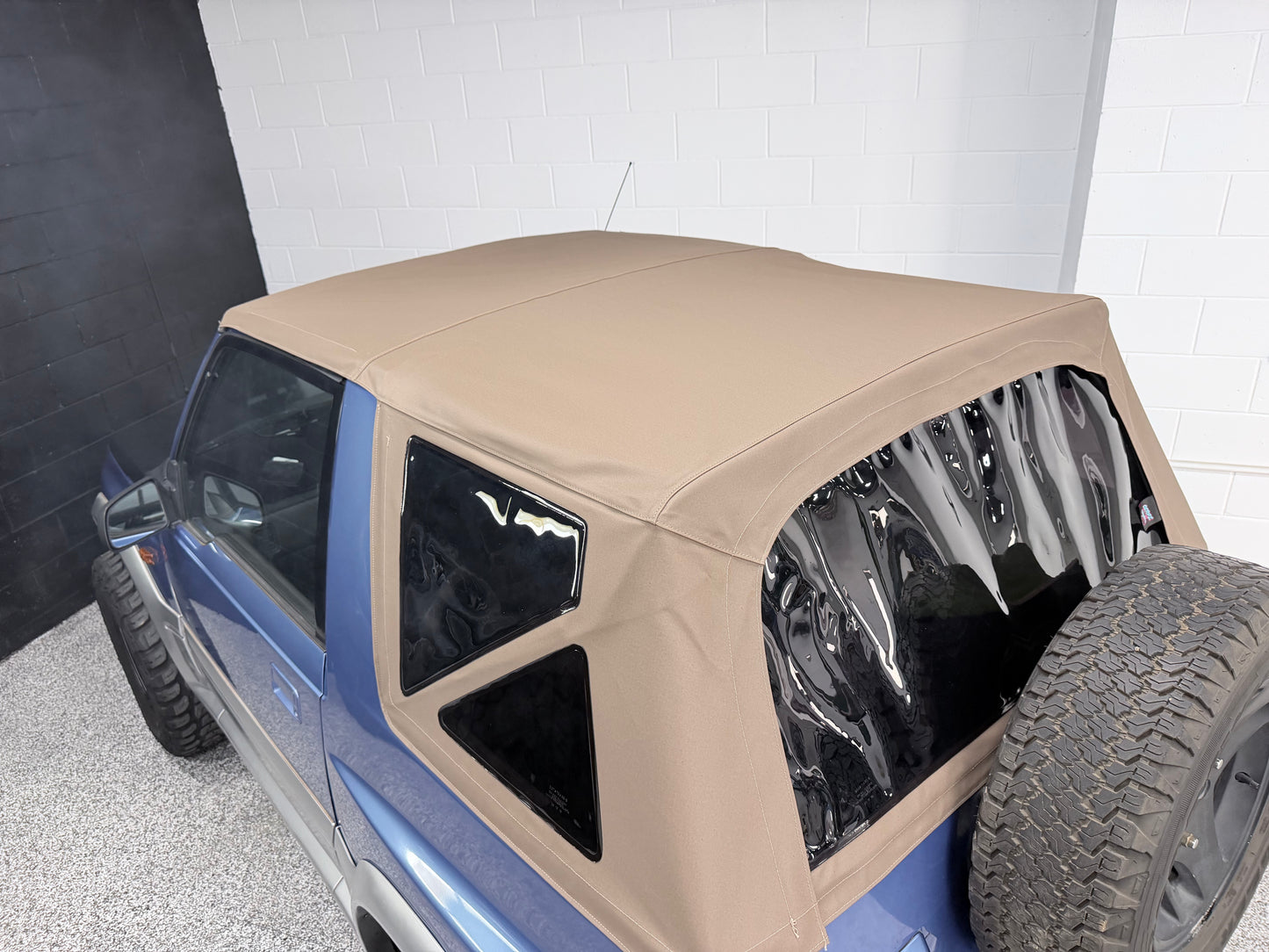 SUZUKI VITARA SOFT TOP MOCHA W/ TINTED WINDOWS 88-98
