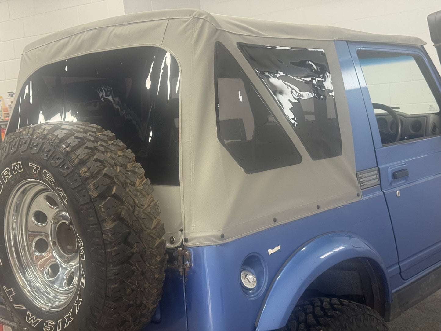 SUZUKI SIERRA SOFT TOP GREY W/ TINTED WINDOWS 88-98