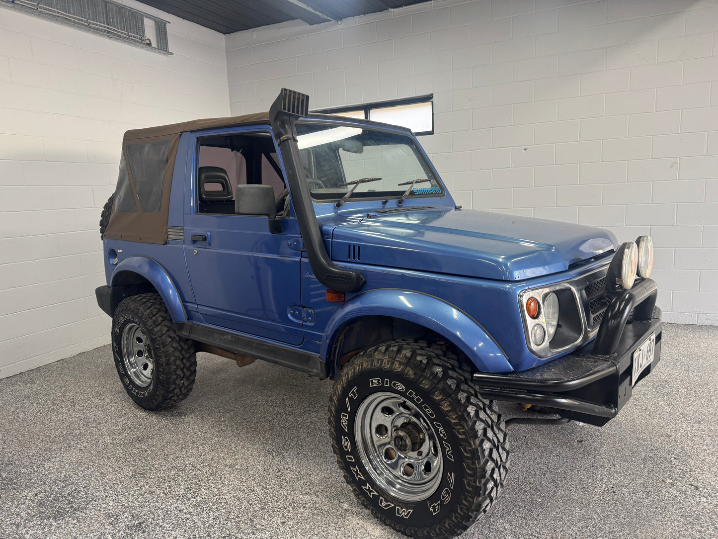 SUZUKI SIERRA SOFT TOP LIGHT MOCHA W/ TINTED WINDOWS 84-98