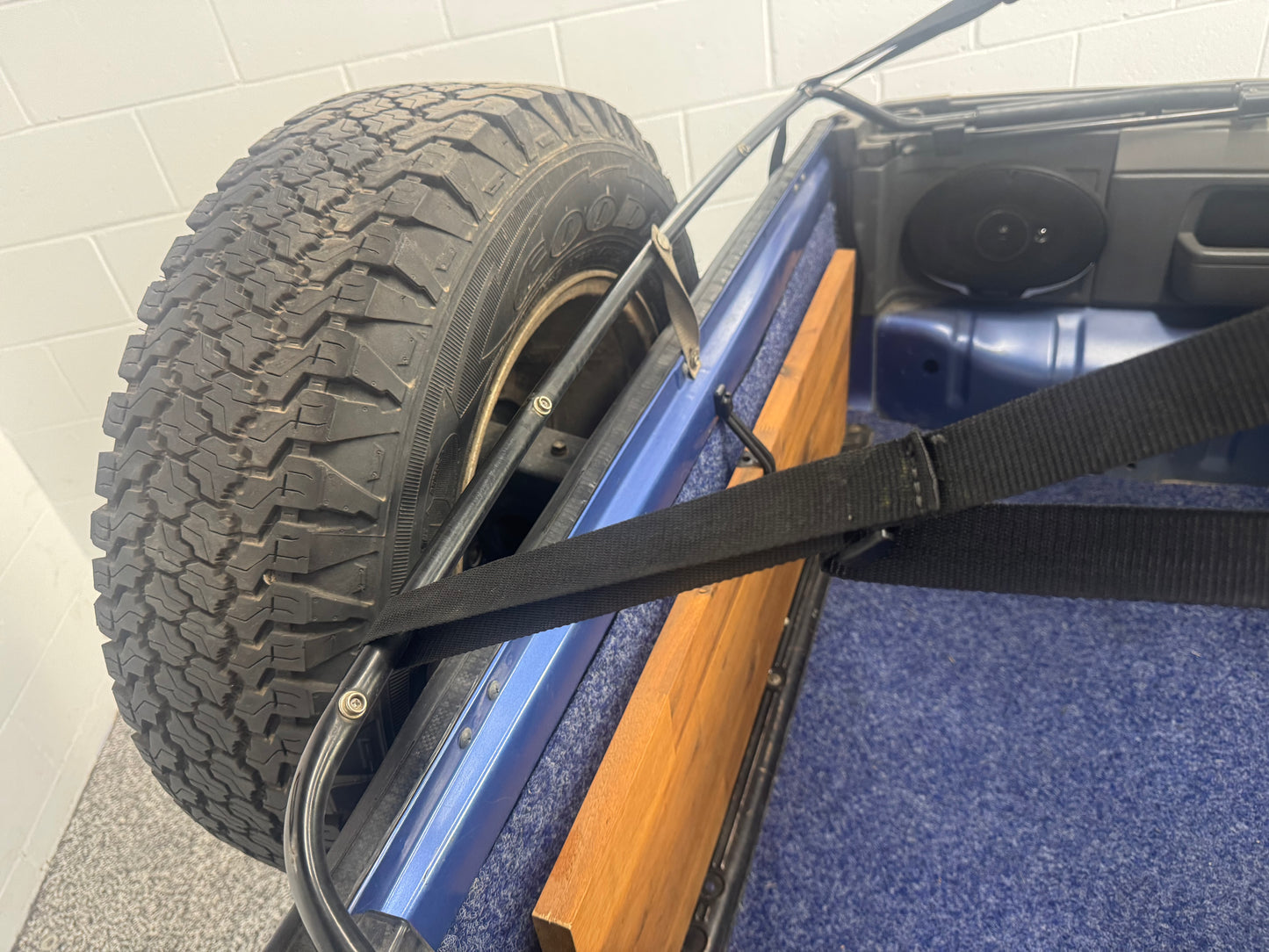 SUZUKI VITARA BIKINI TOP BLACK 88-98
