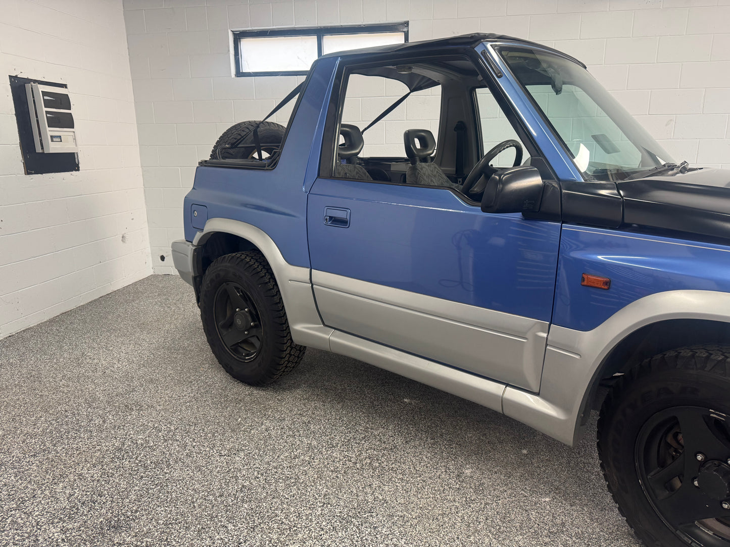 SUZUKI VITARA BIKINI TOP BLACK 88-98