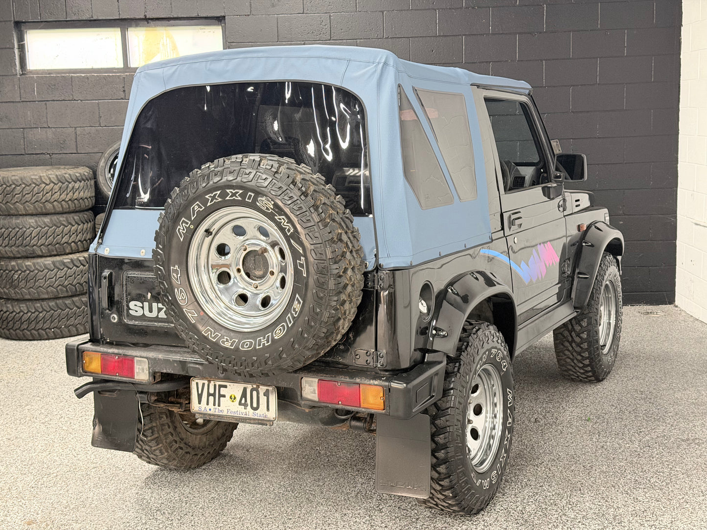 SUZUKI SIERRA SOFT TOP BLUE W/DARK TINT WINDOWS OZTOPZ