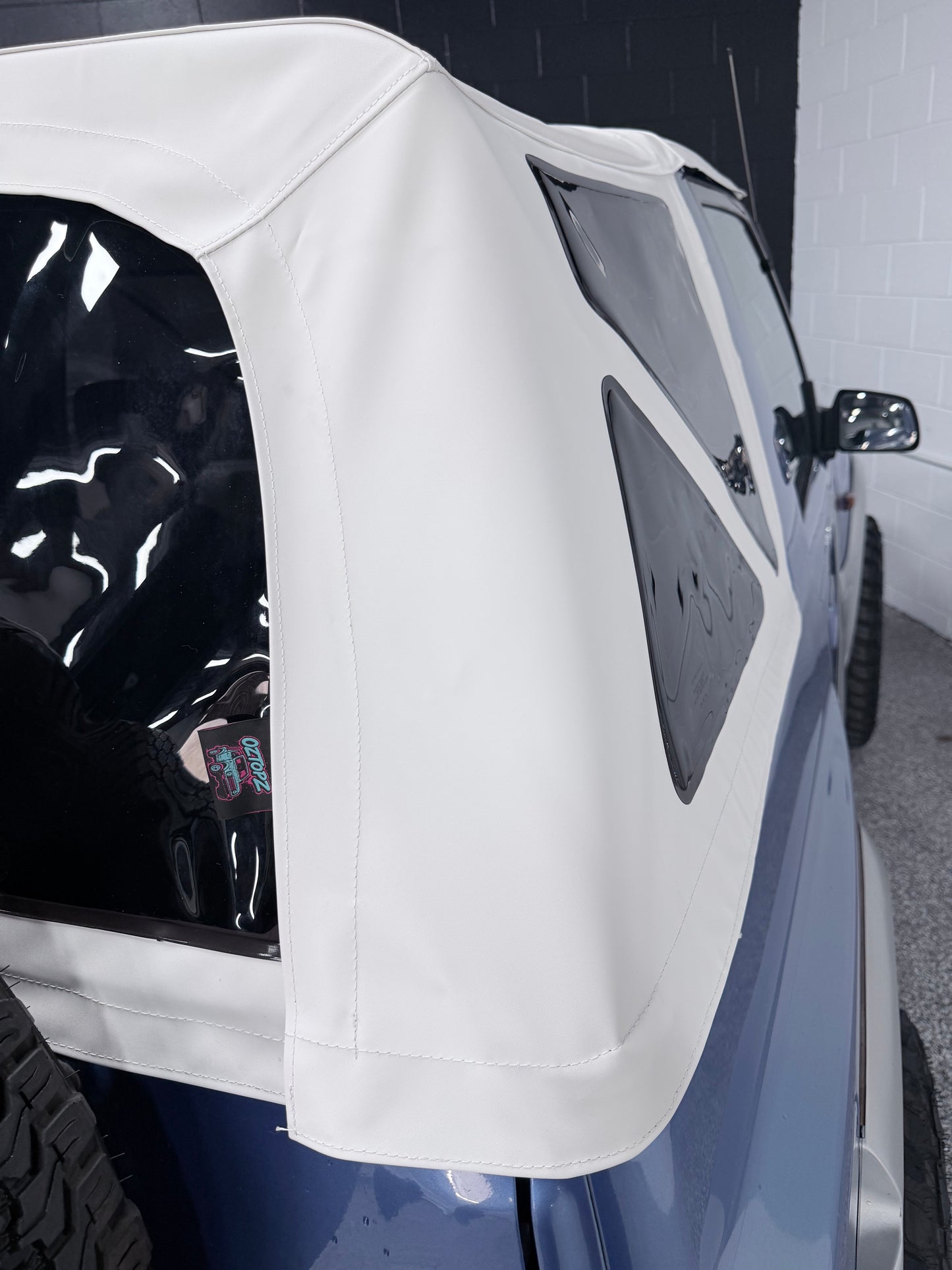 SUZUKI VITARA SOFT TOP WHITE W/DARK TINT WINDOWS OZTOPZ