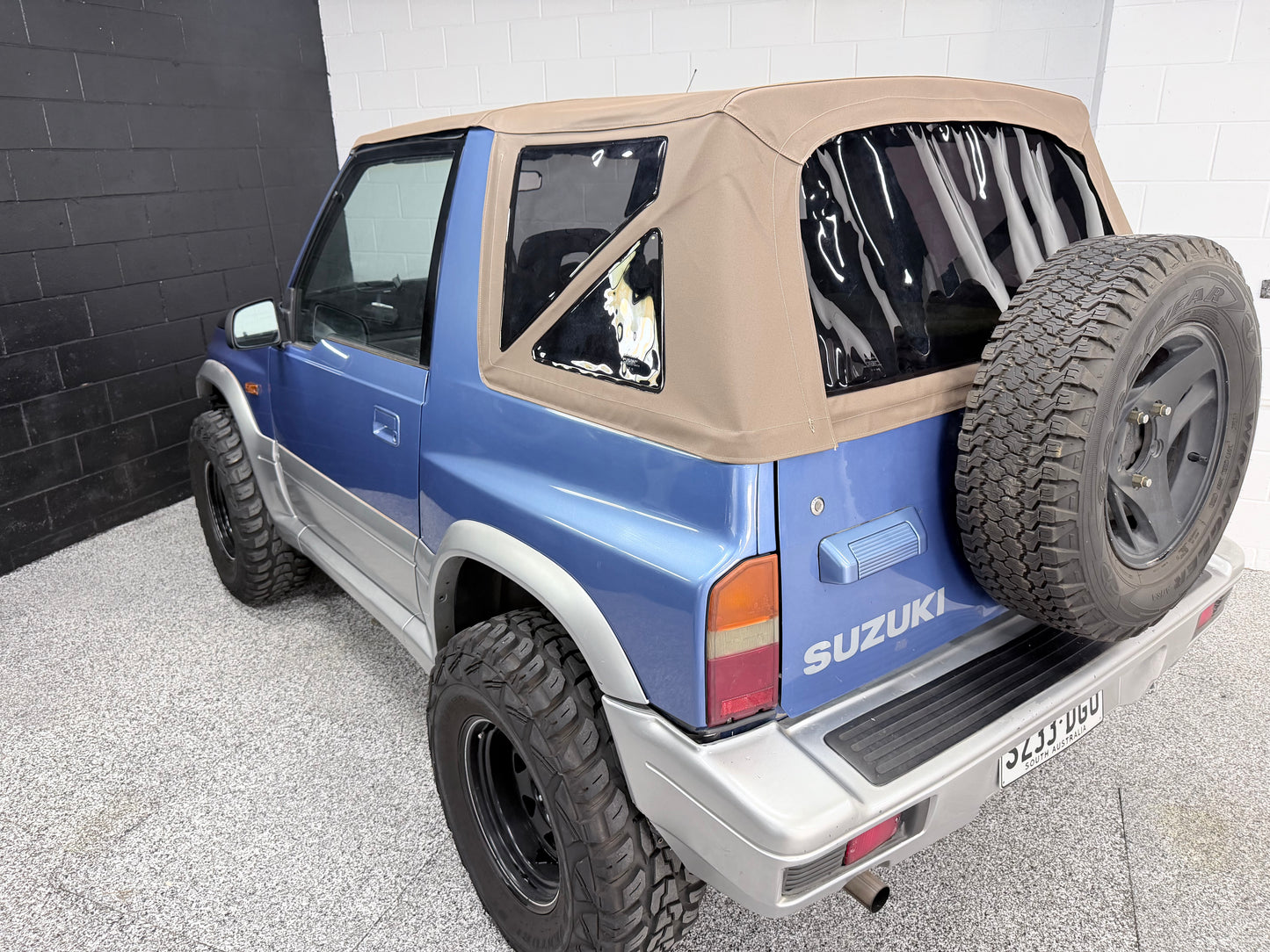 SUZUKI VITARA SOFT TOP MOCHA W/ TINTED WINDOWS 88-98
